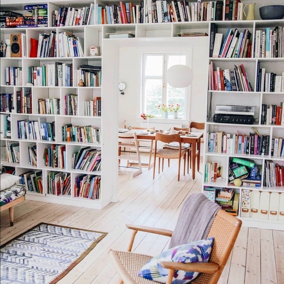 Meet your Posher, Cassandra - Picture 3 of 11